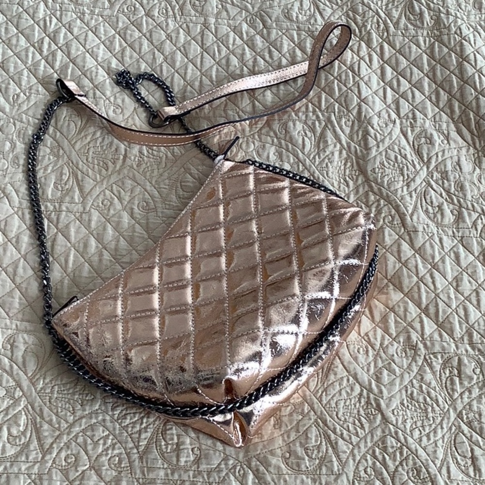 Borse in Pelle - Quilted Leather Crossbody Evening Bag - Blush Metallic color. - Picture 3 of 8